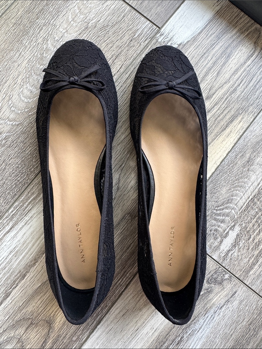 Ann Taylor Black Lace Bow Ballet Flats
